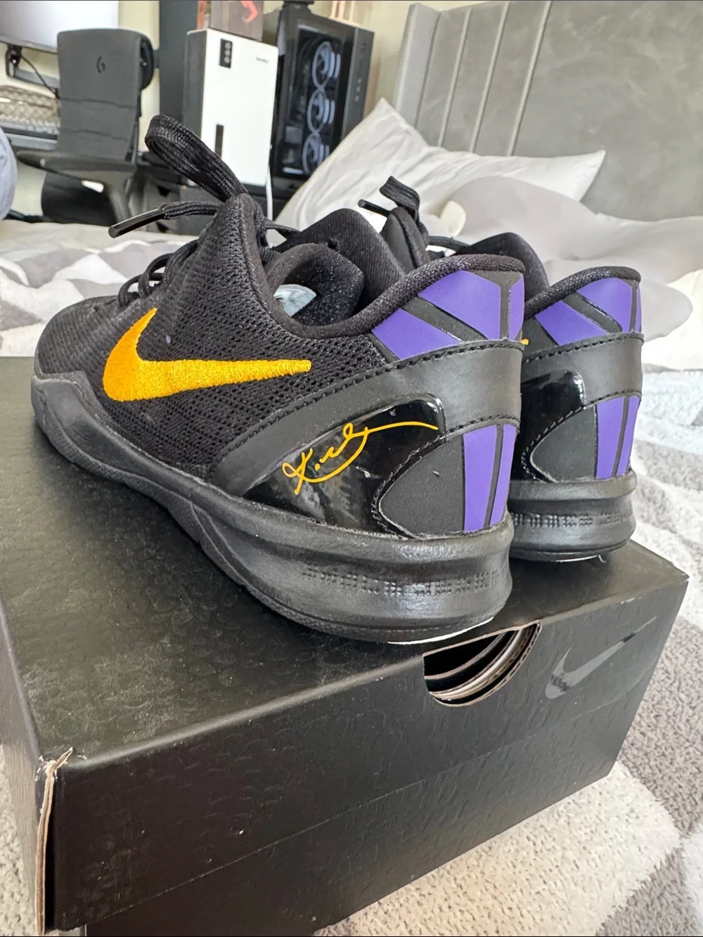 Kobe VIII LIKE NEW